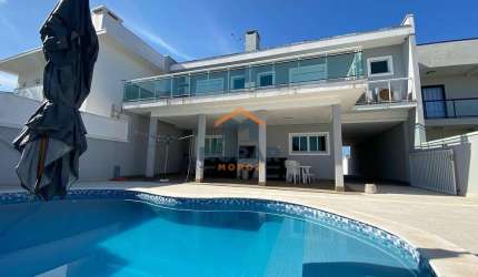 Casa em dois pavimentos piscina alto padrão Atami
