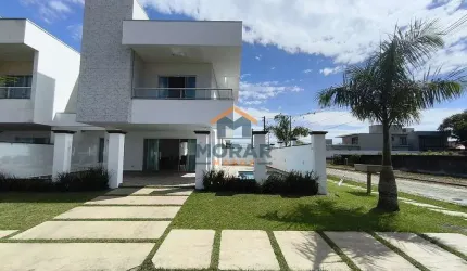 Sobrado de esquina com piscina no Atami Sul