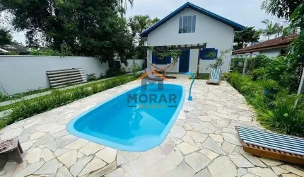 Casa faixa mar com piscina em Pontal do Sul