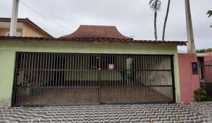 Casa com 05 dormitórios no Solemar!!!!