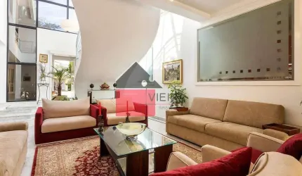 Magnífica casa em condomínio fechado é a epítome do luxo e conforto, ideal para quem busca uma resi