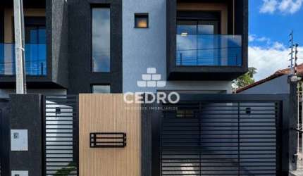 Sobrado com 3 quartos, sendo 1 suíte, no Jardim Carvalho