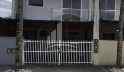 Sobrado Geminado no Bairro Espinheiros !!!