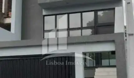 Geminado espaçoso de 02 andares no bairro Floresta !!!