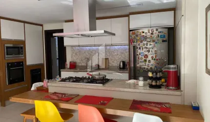 Casa Averbada, com Mobilia e Piscina no bairro Floresta !!