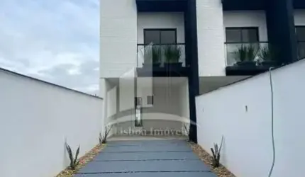 Geminado Sobrado com 03 Quartos sendo 01 suíte a venda no bairro Vila Nova !!