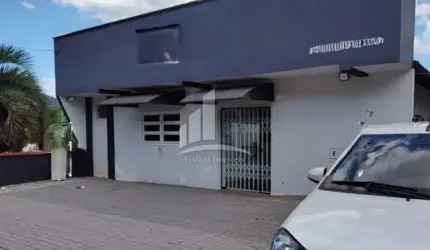 Casa Comercial a venda no bairro Saguaçu !!
