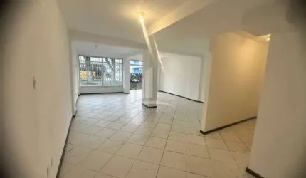Sala comercial a venda no centro da cidade !!