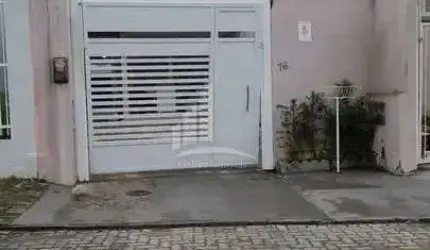 Sobrado Geminado com 1 suíte + 2 quartos no Petrópolis!