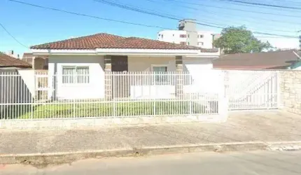 Residência dos sonhos 'Averbada' e disponível para venda no bairro Costa e Silva !