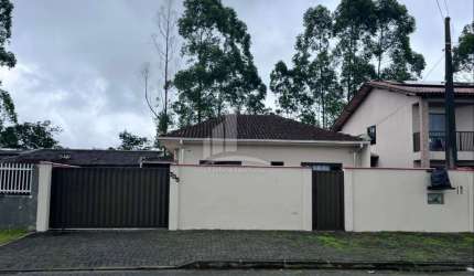 Casa 3 quartos no bairro Espinheiros!
