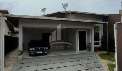 Casa averbada com piscina no Vila Nova!