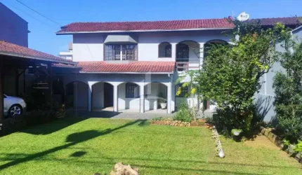 Lindo sobrado AVERBADO no Jardim Iririú!