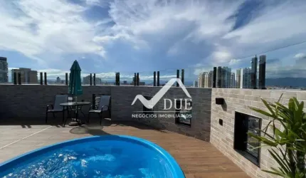 Cobertura Dupkex reformada para venda no bairro  da Ponta da Praia em Santos