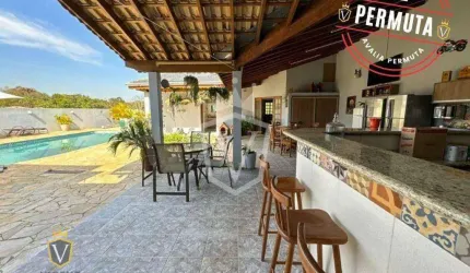 Casa térrea com piscina e pomar, 3 suítes à venda - Medeiros, Jundiaí/SP