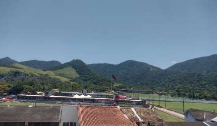 Vendo cobertura em Vargem Grande, com vista para o centro de treinamento do Flamengo.