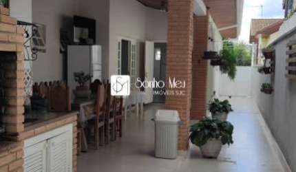 Venda de casa de 255m2, 3 dormitórios - Jardim Coleginho - Jacareí
