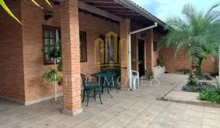 Linda casa localizada no Vista Verde 4 dormitorios suite Casa Terrea.