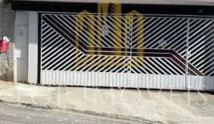 Espacoso sobrado de tres dormitorios na zona leste