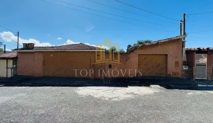 Sobrado Espetacular com 4 Quartos em um Verdadeiro Paraiso Verde!