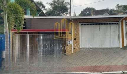 Espacosa casa tres dormitorios com ponto comercial em altos de santana