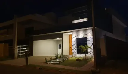 Casa Condomínio Jardim Botânico. Com 3 Suítes.
