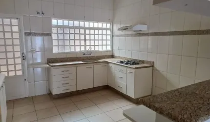 Casa Regissol Mirassol/SP. Com 3 Dormitórios.