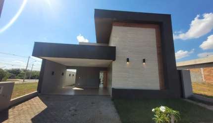 Casa Condomínio Maria Julia.