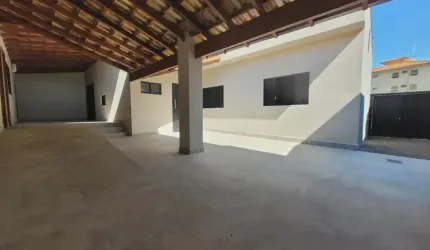 Vende Casa Comercial com 8 Salas sendo 5 salas com banheiro Recepção Ampla Próximo Av. Murchid Homsi