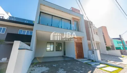 CASA EM CONDOMINIO COM 03 SUITES TERRENO NOS FUNDOS