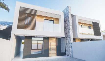 Casa com piscina e churrasqueira no Centro de Matinhos