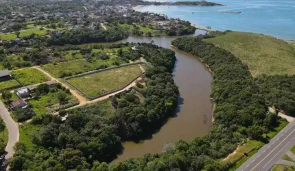 Lote / Tereno À Venda as margens da lagoa com vista para a Praia de Meaípe - Guarapari-ES
