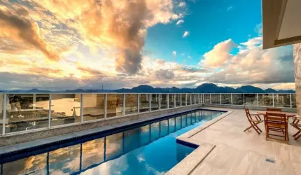 Apartamento à venda 2 quartos, 2 vagas no Centro de Guarapari, com lazer completo na cobertura.