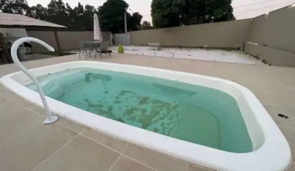 Espaço gourmet à venda com piscina, quadra de areia, área coberta, terreno de 387 m² todo murado, Nova Guarapari - ES.
