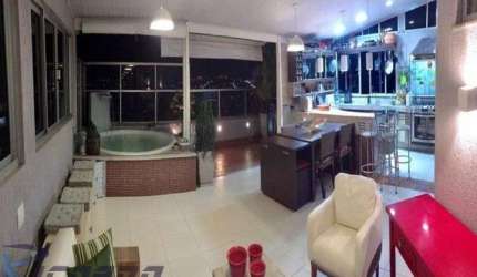 Cobertura Duplex à venda no Centro de Guarapari com espaço gourmet privativo