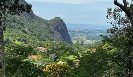Excelente área à venda com 2.379m², na Rota da Ferradura, Buenos Aires - Guarapari-ES. Vista para Pedra do Elefante, para o mar e Cidade de Guarapari