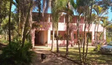Chácara em Tatuí (12.600 m²), casa, piscina, barracão.