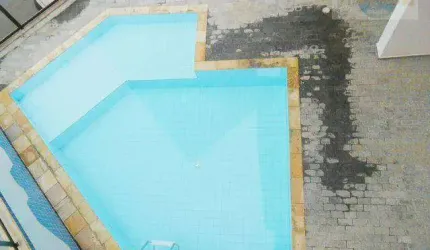 Praia de Pitangueiras, Local Nobre, Alto Padrão, Lazer Total, 2 Garagens, 145 m² úteis, Próximo ao Mar, Reformado.