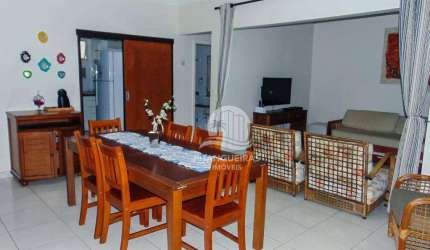 Pitangueiras - Uma quadra do mar - Totalmente reformado e decorado - Garagem no prédio - Serviço de praia.