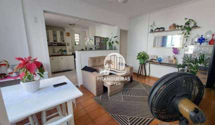 Apartamento com 2 dormitórios na quadra da praia