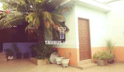 Casa 3 quartos, 316 m², à venda por R$905.000