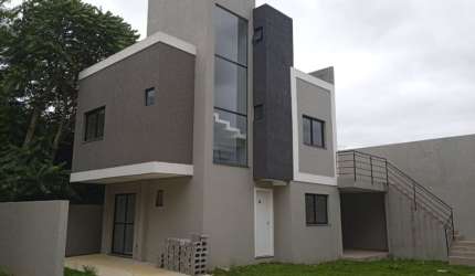 TRIPLEX EM CONDOMÍNIO