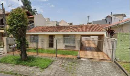 Casa térrea com amplo terreno