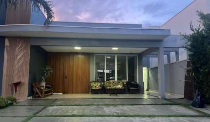 Casa para venda em Jardim Residencial Maria Dulce de 300.00m² com 3 Quartos, 3 Suites e 4 Garagens
