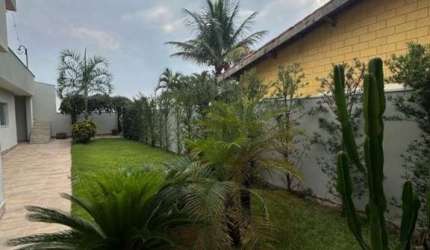 Casa para venda em Núcleo Residencial Professor Carlos Aldrovandi de 204.00m² com 2 Quartos, 1 Suite e 2 Garagens