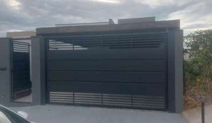 Casa para venda em Jardim Residencial Nova Veneza de 150.00m² com 2 Quartos, 1 Suite e 2 Garagens