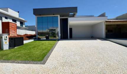 Casa de Condomínio para venda em Jardim Residencial Dona Maria José de 300.00m² com 3 Quartos, 1 Suite e 4 Garagens