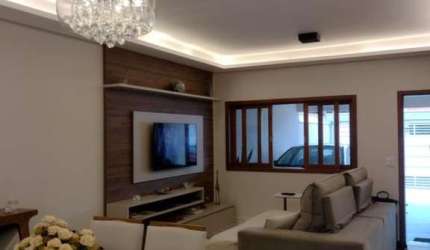 Casa para venda em Jardim Regina de 157.00m² com 3 Quartos, 2 Suites e 3 Garagens