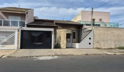 Casa para venda em Jardim Regina de 165.00m² com 4 Quartos, 2 Suites e 4 Garagens