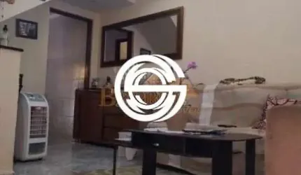 Sobrado Frontal na Vila Nhocuné com 3 Dormitórios sendo 1 Suíte, Edícula com 1 banheiro, 2 Vagas de Garagem, 130m²